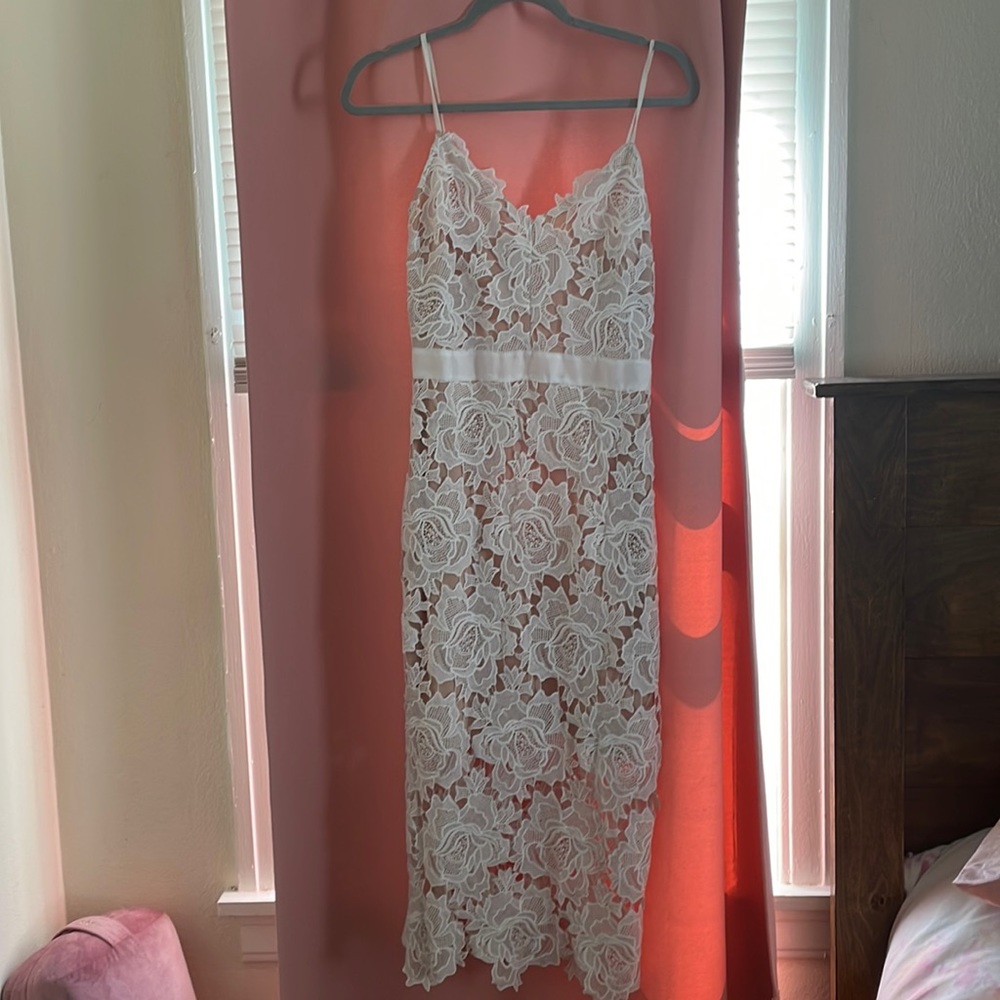 Lace bodycon dress